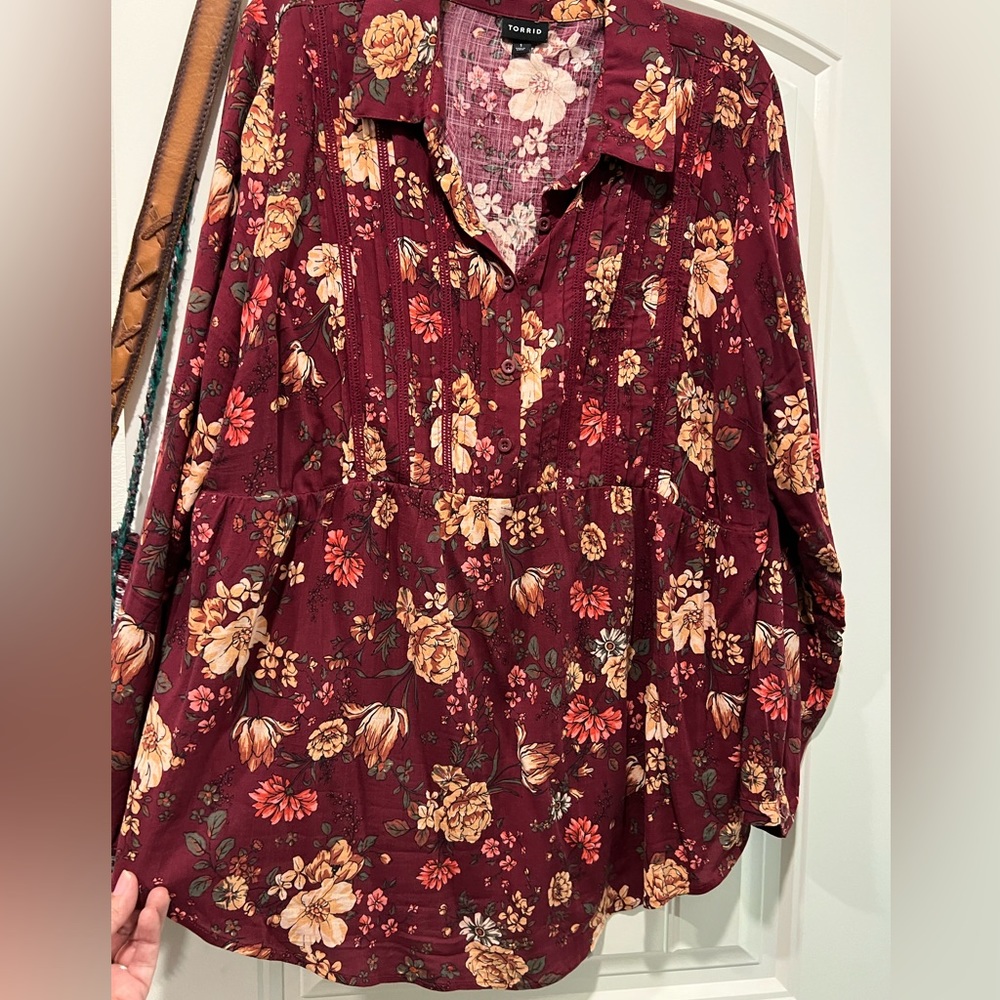 Torrid Floral Blouse - Picture 2 of 6